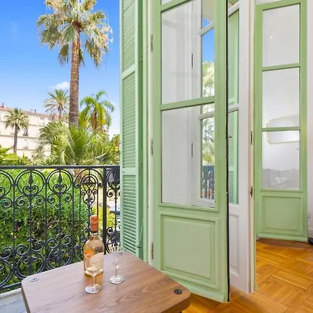 Lumineux 4pax Dans Batiment Historique Lägenhet Menton